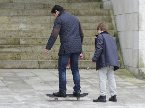 Una clase para dominar la t�cnica del patinete de los Reyes. 