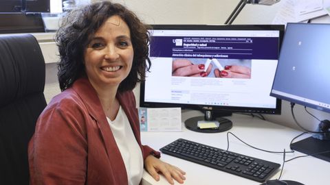 Ana L�pez, coordinadora de la Unidade de Tabaquismo de la USC