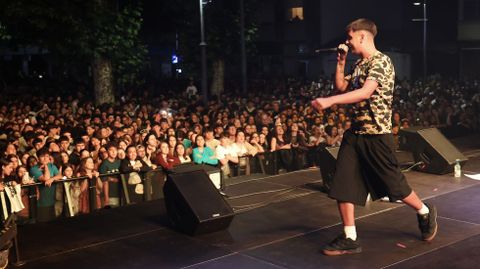 9Louro, durante a s�a actuaci�n en Carballo