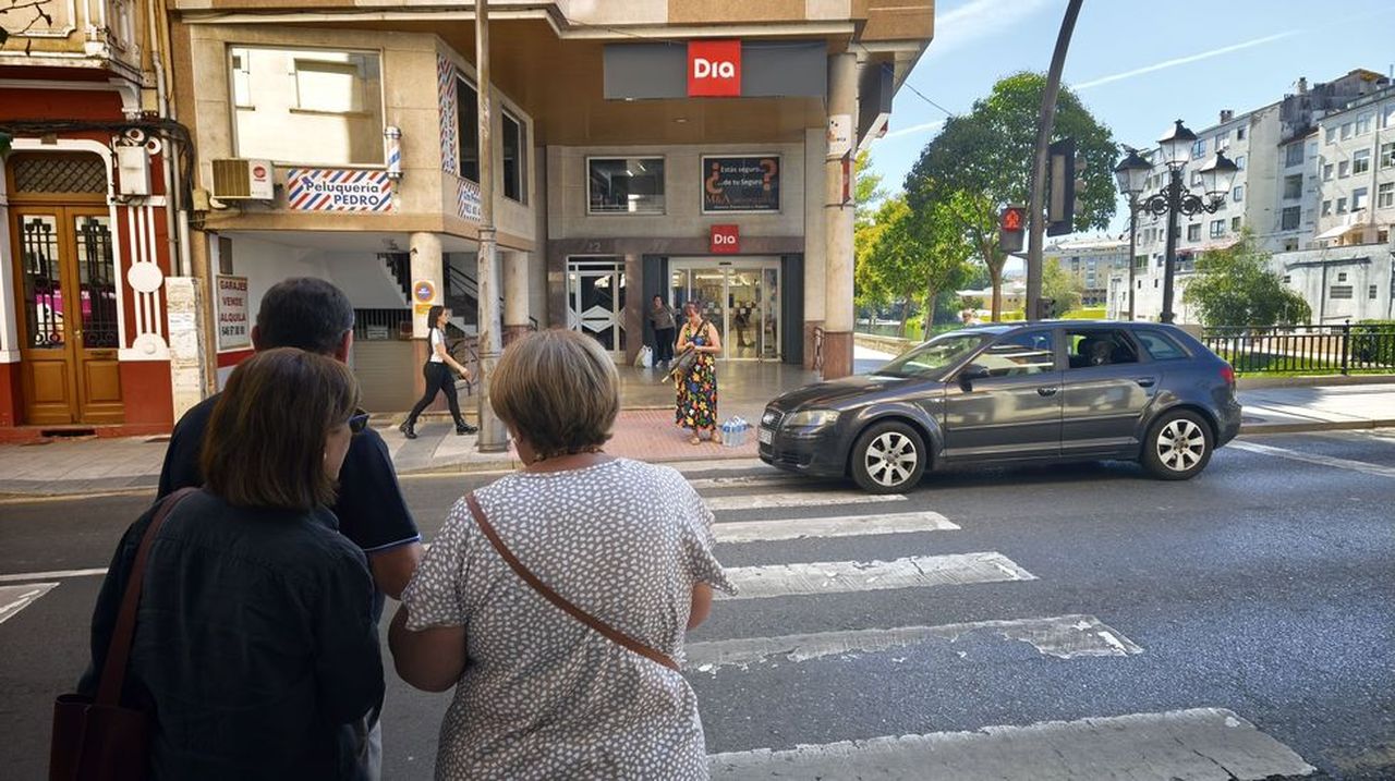 Pasos más fiables para los peatones en los cruces del centro de Monforte