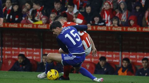Derbi asturiano entre el Real Sporting de Gijon y el Real Oviedo en El Molin�n
