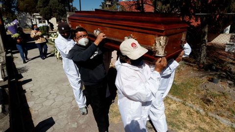 Imagen del entierro de un fallecido por covid en Guadalajara (M�xico)