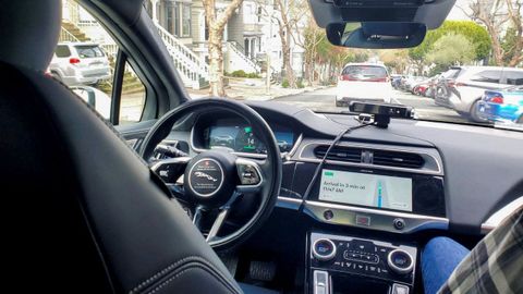 Interior de un robotaxi de San Francisco