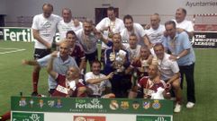 Los componentes del equipo de veteranos del a�o 2013, celebrando el �xito alcanzado.