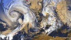 En la imagen del sat�lite se puede apreciar los restos del hurac�n Mart�n convertido ya en una potente borrasca extratropical