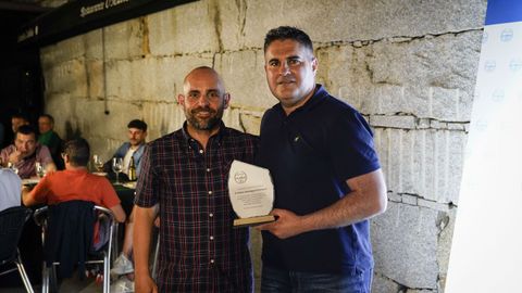 Fin de curso en Afiador.Camilo Daz recogi el premio a Rubn Domnguez