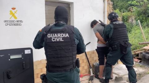 La Guardia Civil detiene a un vecino de Siero buscado por la justicia por tr�fico de drogas