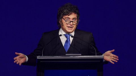 El presidente argentino, Javier Milei, habla durante la inauguraci�n del Foro Madrid, que cuenta con figuras de la derecha y la ultraderecha de Latinoam�rica y Espa�a.