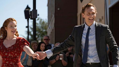La actriz Karen Gillan y el actor Tom Hiddleston, en una escena de la película.