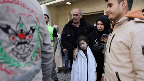 Una familia libanesa herida en Beirut.