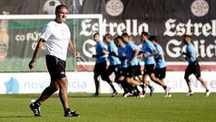 Paco Herrera ve a su equipo adaptado a la categor�a y a los nuevos integrados por completo en el equipo.