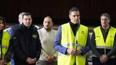 El presidente del Gobierno, Pedro S�nchez, atiende a los medios antes de trasladarse al lugar del accidente. A 19 de enero de 2026, en Adamuz, C�rdoba (Andaluc�a, Espa�a). 