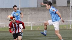 lex Esquerdeiro, atento al baln durante el partido contra el Atltico Arteixo.