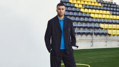 El futbolista espa�ol Rodri Hern�ndez con el traje de Loewe.