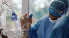 Una enfermera en el hospital de Sotiria, en Atenas