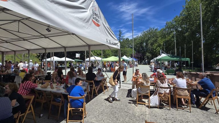 El mercadillo y comida popular de A Cabana, en su pasada edici�n.