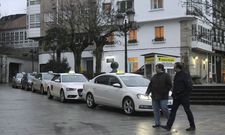 El Concello asegura que a los taxistas les quedan menos de 15 d�as en su parada de Praza da Torre. 