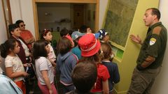 Una visita escolar al aula forestal del vivero de Os Trollos, que visitar�n los alumnos que tomen parte en el certamen