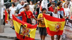 Manifestacin de ultraderechistas frente a la sede nacional del PSOE en la calle Ferraz de Madrid.