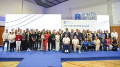Foto de familia de los galardonados con los Premios Deporte Galego en el 2025.