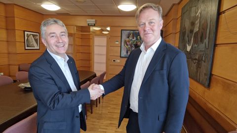 Encuentro de Ulf Linderfalk (a la derecha en la foto) con el rector de la UDC, Ricardo Cao, en una visita reciente a la Universidad de A Coru�a, previa a su incorporaci�n