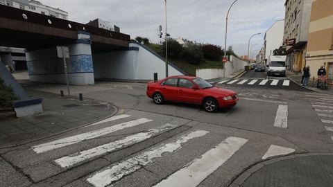 El Ayuntamiento prev delimitar una rotonda en este punto de la calle Eijo Garay