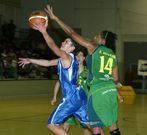 Gilabert, en el derbi del 2009 tras su paso por el Arxil. 