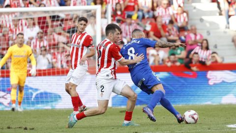 Derbi asturiano entre el Real Sporting de Gijon y el Real Oviedo en El Molin�n