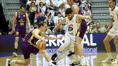 Sergi Quintela, en una acci�n defensiva ante Borg