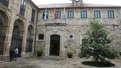 Entrada del consistorio local de Ortigueira