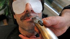 El centro social de Villa Magdalena de Oviedo ha celebrado un acto de afeitado colectivo, enmarcado en la campa�a del movimiento Movember
