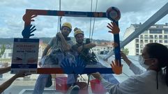 Los trabajadores de Coaltura, posando en la campa�a del d�a de la higiene de manos.