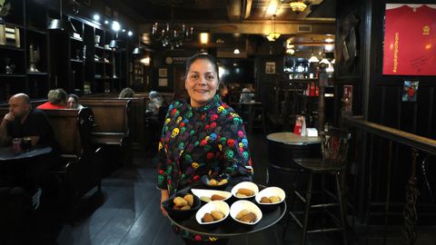 Carmen es la encargada de prepararlas en el Morrison y de intentar variar todos los días.