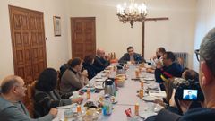 El obispo de Mondoñedo-Ferrol, Fernando García Cadiñanos, mantuvo, en la sede ferrolana de la Domus, su habitual encuentro navideño con periodistas de toda la diócesis.