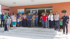 Minutos de silencio frente al consistorio de Cabana de Berganti�os