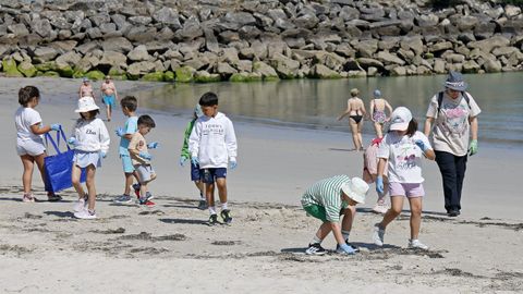 Voz natura, Actividade Voz Natura con CEIP Santa Irene + CEIP Campanario. Limpeza  Playa de Suigrexa (Porto do Son)