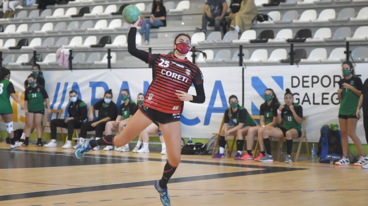 El Balonmán Lalín femenino regresa a la competición contra el Xiria