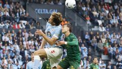 El central del Celta Marcos Alonso, durante el partido frente al Betis.
