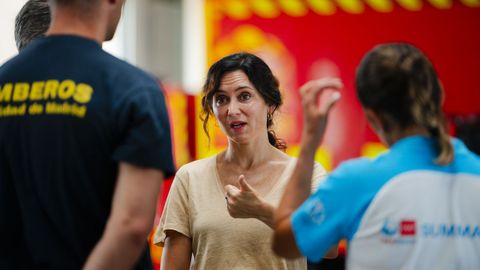 Isabel Díaz Ayuso durante su visita al Parque Central de Bomberos en el marco de la campaña INFOMA 2025.