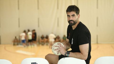Alexandre Dacosta �Pachi� posa en las instalaciones del Arena, recinto en el que entrena al primer equipo del Balonm�n Lal�n.