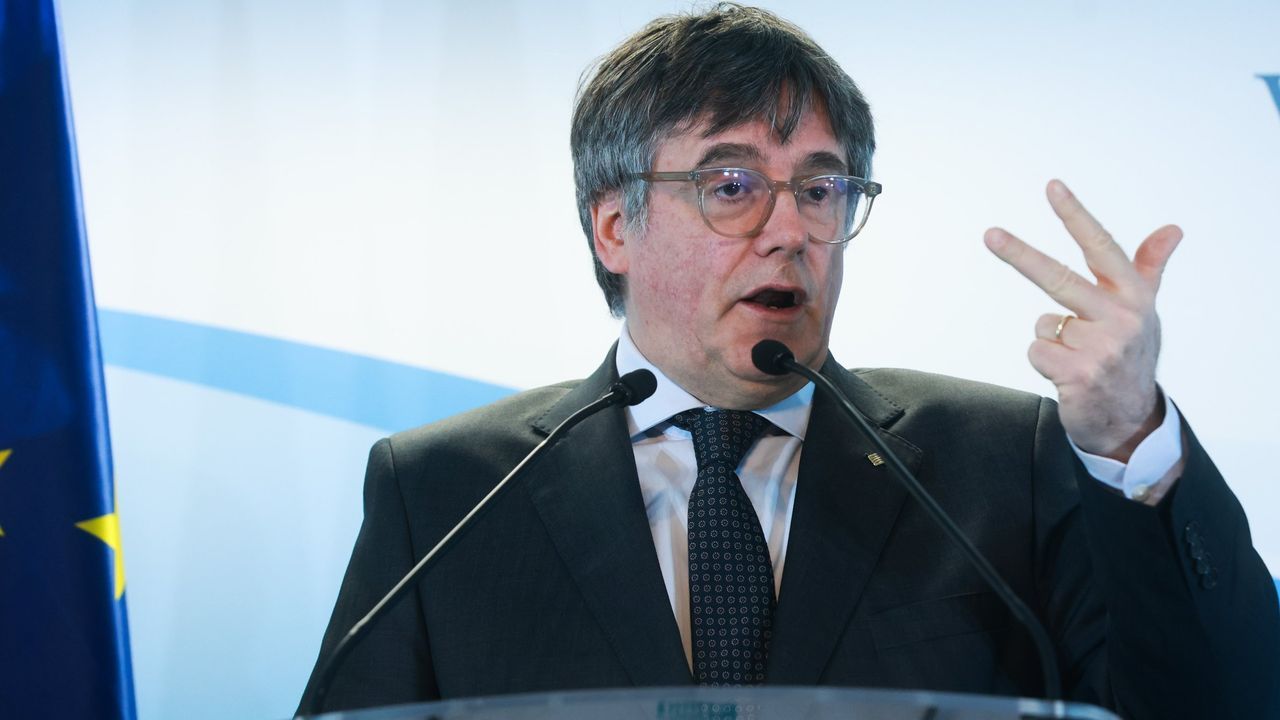 Puigdemont duda de que el Gobierno de Sánchez vaya a frenar la opa de BBVA sobre el Sabadell