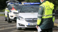 Imagen de archivo de un control de alcoholemia de la Guardia Civil de Lugo