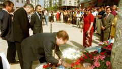Ofrenda a la memoria de Fontenla Leal, en una imagen de archivo tomada en el a�o 1999.