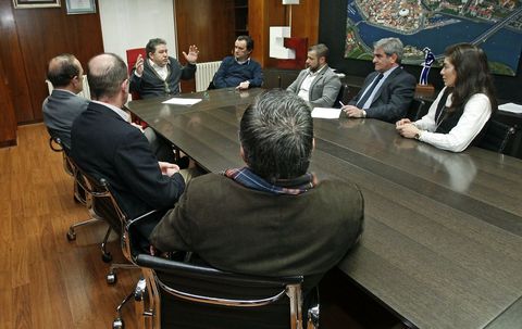 La plataforma empresarial solicit� la entrevista para darse a conocer al alcalde de Pontevedra. 