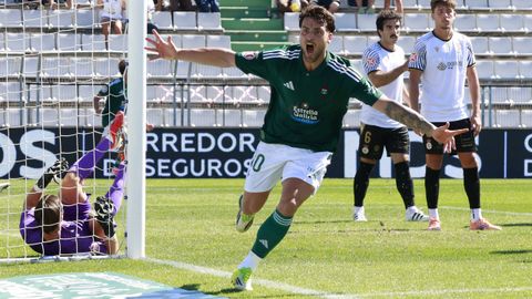 Ra&uacute;l Alcaina celebrando el gol anotado frente al Real Uni&oacute;n