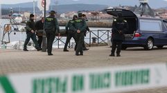 La Guardia Civil rescata el cad�ver de un mariscador furtivo en el puerto de Vilagarc�a