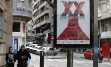 DO y la �marea� censuraron estos d�as el incumplimiento del acuerdo plenario sobre los mupis. 