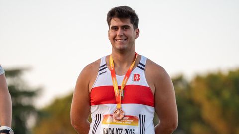 Vallines, con su medalla de bronce en el nacional sub-23 celebrado el pasado mes de julio en Badajoz.