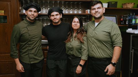 Los hermanos Abruscato que regentan desde hace poco m�s de un a�o el restaurante de Grandas de Salime