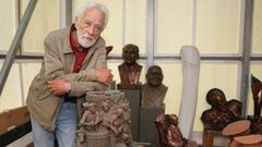 O escultor Lucas M�guez � un dos premiados